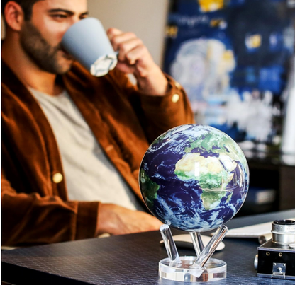 Solar Enerjili Dönen Dünya Küresi